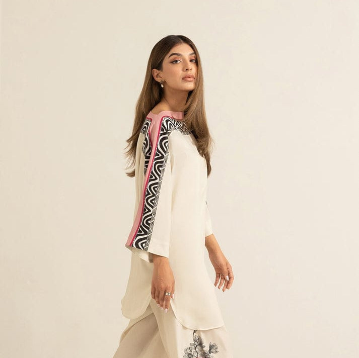 NAQSH – Elegant Cream Floral 2-Piece Suit